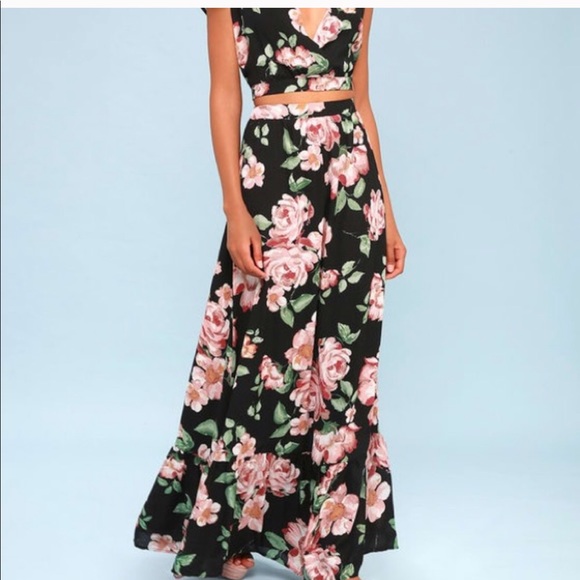Lulus Dresses & Skirts - Floral two piece maxi skirt outfit